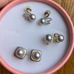 One pair grey akoya earring stud with rhinestone